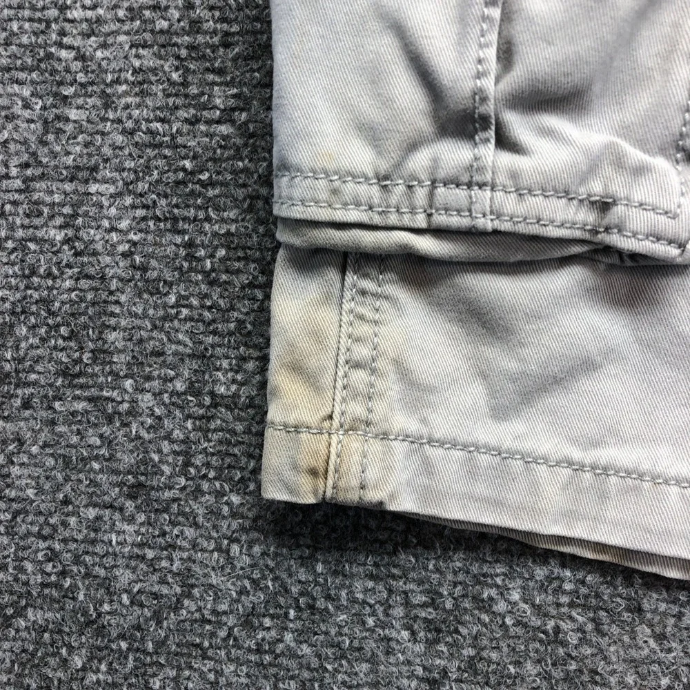 Levis Mens Cargo Shorts Light Gray Cotton Twill Multi Pocket Size 34 Casual